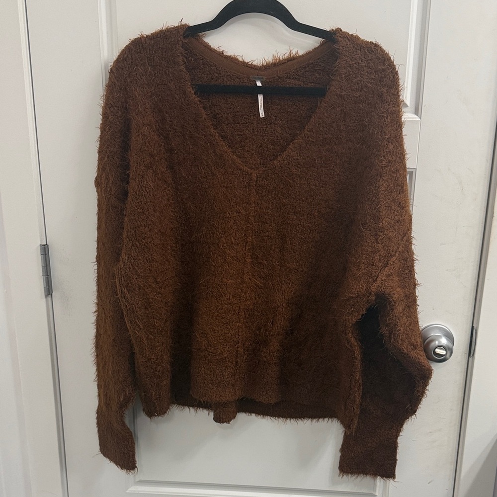 Free‎ People Fuzzy Eyelash Knit V-Neck Sweater Brown Oversized Pullover Medium